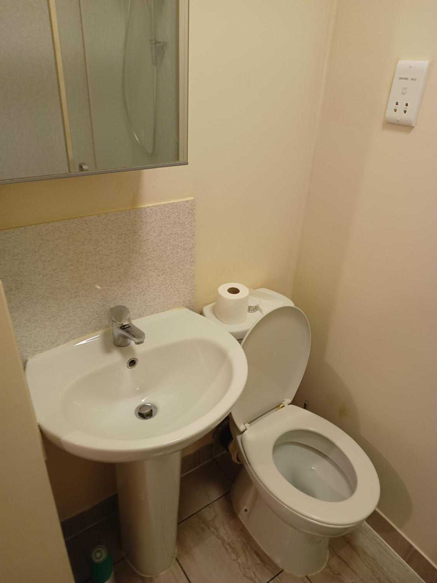 Hotel Aster House Milton  Esterno foto